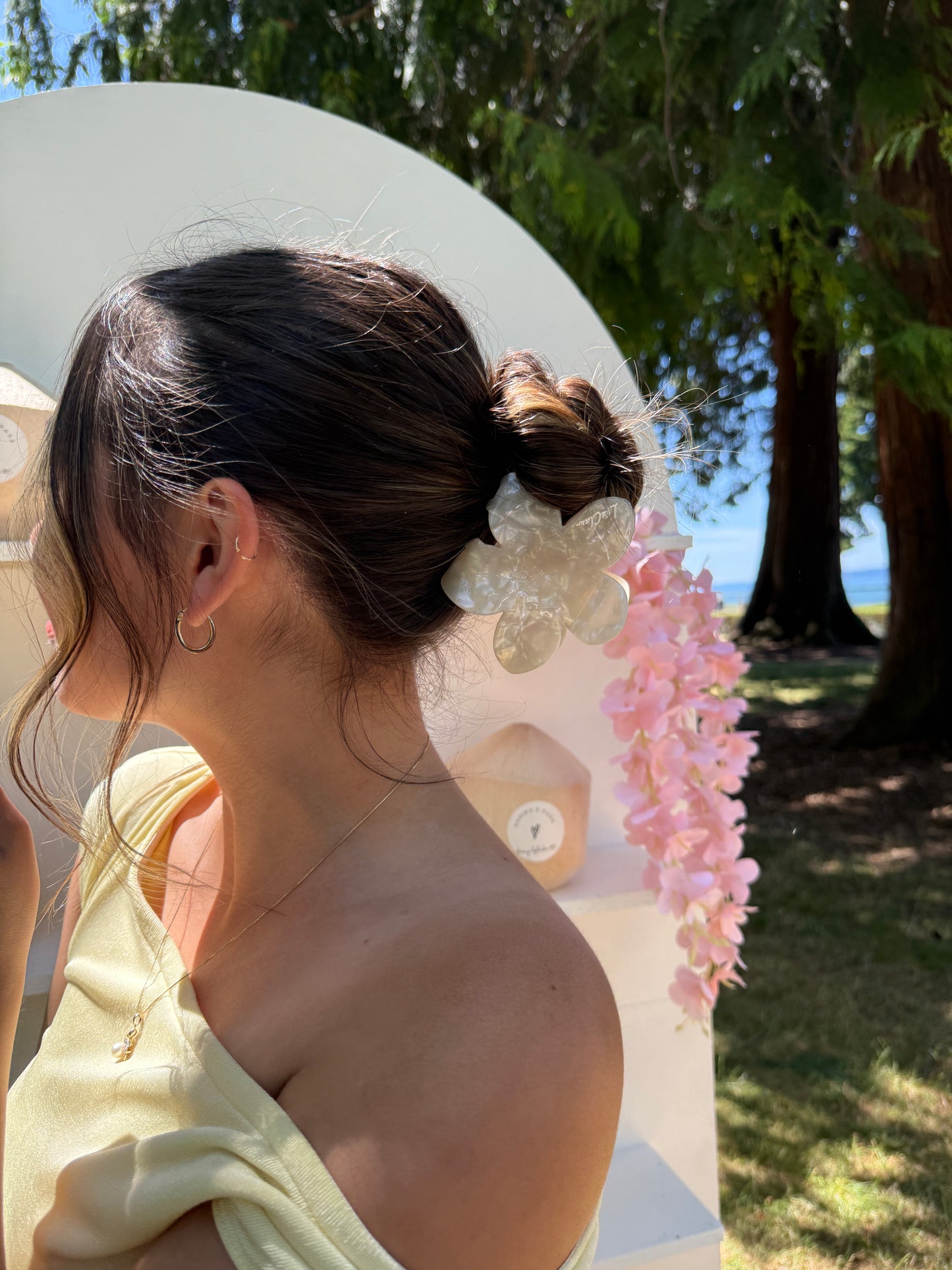 Pearl Flower LuxClaw Clip