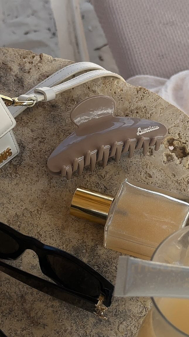 Iced Coffee LuxClaw Hair Clip